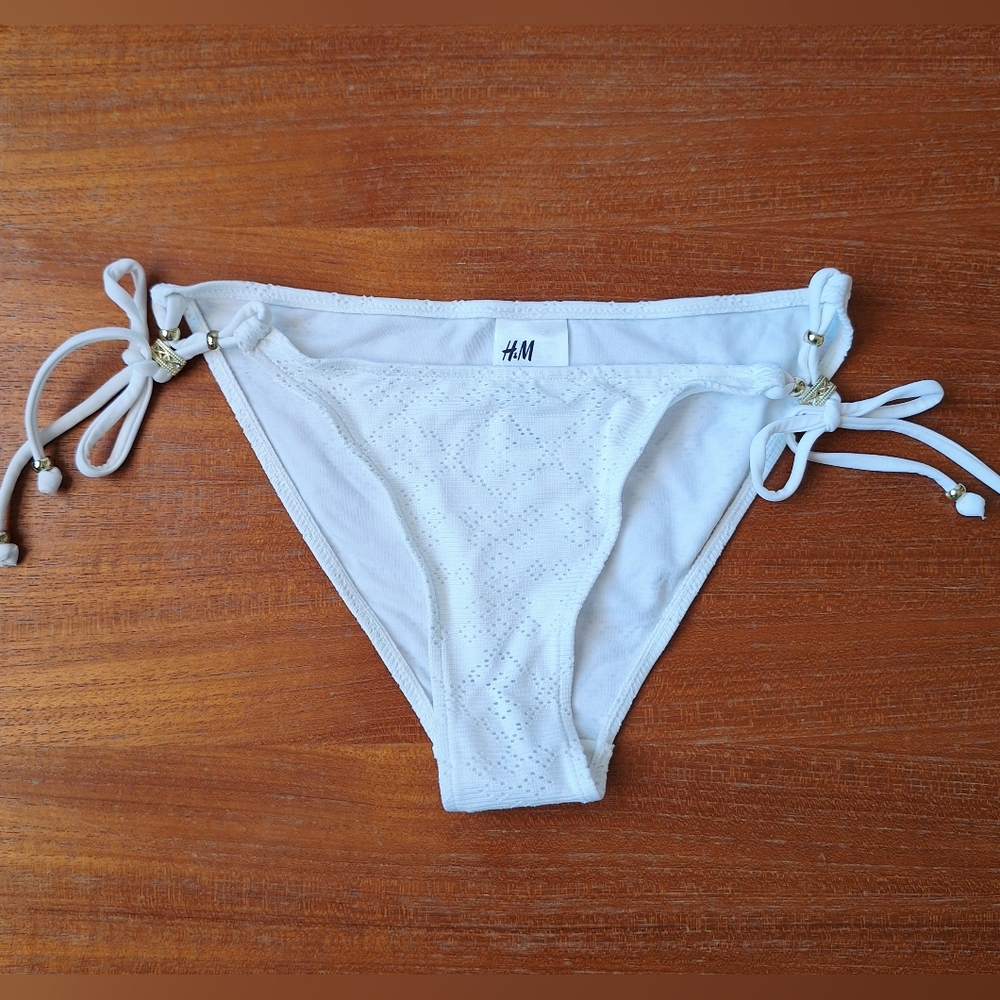 H&M White String Bikini Lace Geometric Itty Bitty Gold Beaded NEW Womens XS
